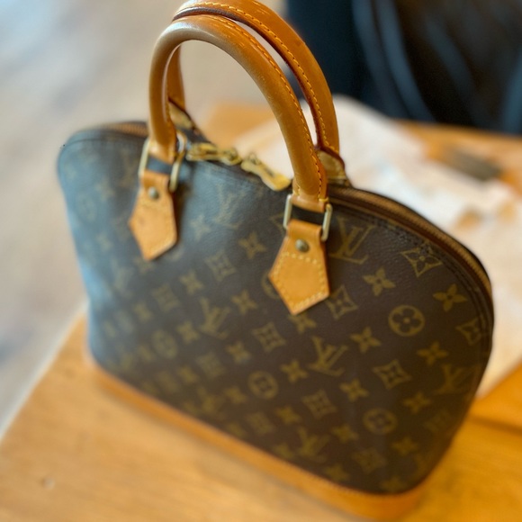 100% Authentic Louis Vuitton Alma Bag - Picture 7 of 16